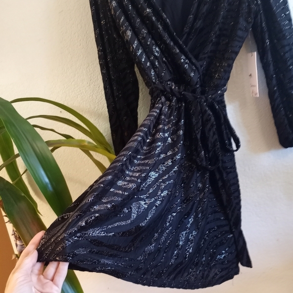 NWT Veronica M LA Velvet Burn Out Animal Print Sheer Faux Wrap Dress - Picture 2 of 7